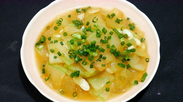 冬瓜夏天這樣炒著吃，清淡營養(yǎng)又美味，比炒肉都好吃，做法超簡單