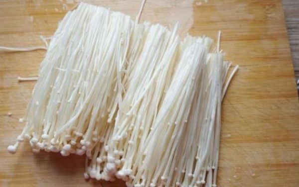金針菇最新做法，不炒不涼拌不煲湯，只需幾分鐘，口感爽滑又營養(yǎng)