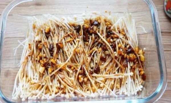 金針菇最新做法，不炒不涼拌不煲湯，只需幾分鐘，口感爽滑又營養(yǎng)