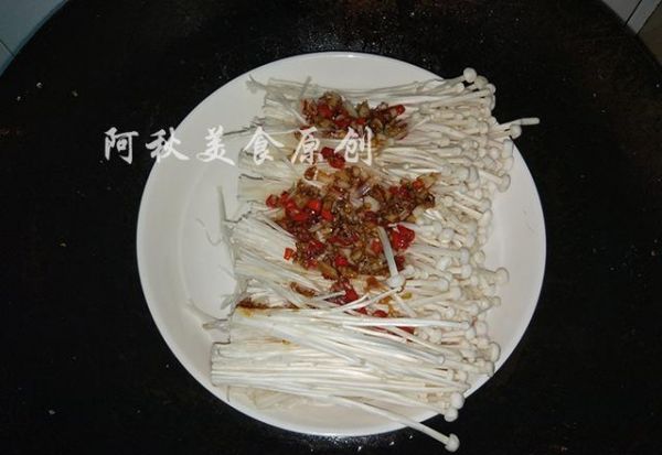 金针菇别再用水煮了,阿秋教你这样做,吃起来又香又入味!