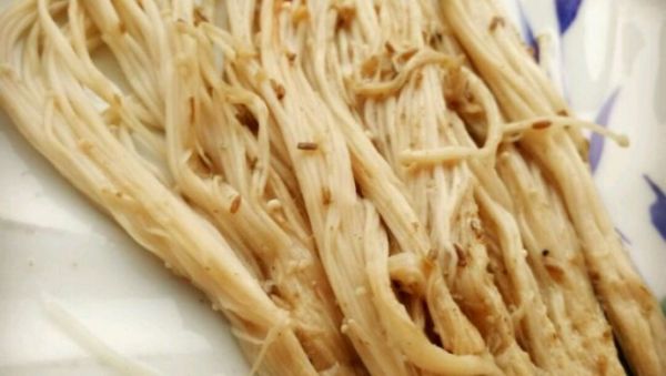 健康的烤金针菇