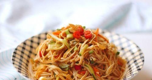 彩椒拌金針菇怎么做？有哪些健康益處？