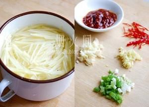 酸辣土豆絲的做法 步驟1