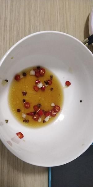 萬物皆可油潑之:健康少油涼拌土豆絲的做法 步驟6