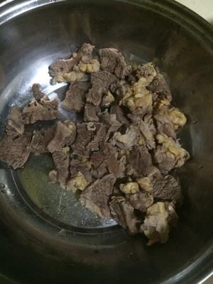 健康版番茄牛腩湯的做法 步驟1