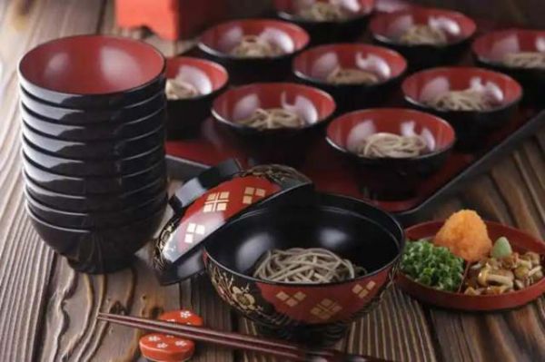 全植物基素食，營養(yǎng)均衡，健康美味。富含蛋白質(zhì)、纖維、維生素，適合素食者和追求健康生活的人群。