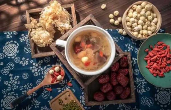 火麻仁菠菜汁面，富含蛋白質(zhì)、纖維，低脂健康，適合減肥、增肌。