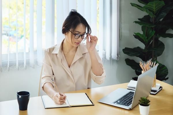 医保卡换领指南：了解社保局办理流程图1