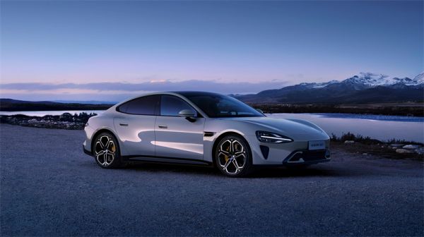 探索小米SU7純電動(dòng)汽車三元鋰電池充電次數(shù) 