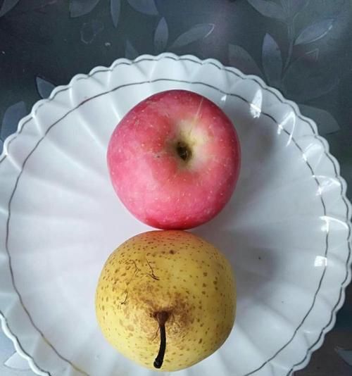 輕松學(xué)做酸奶梨子甜品（美味健康的甜點(diǎn)）
