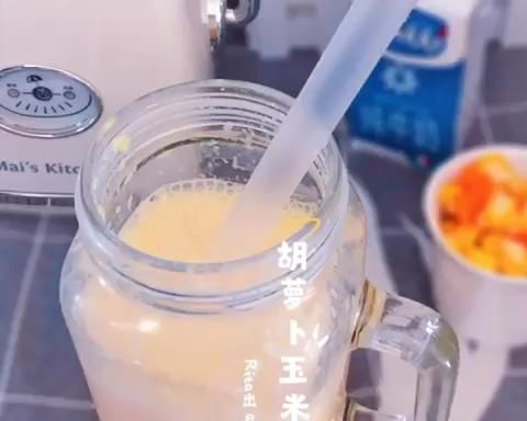20秒快手健康果蔬奶昔的做法