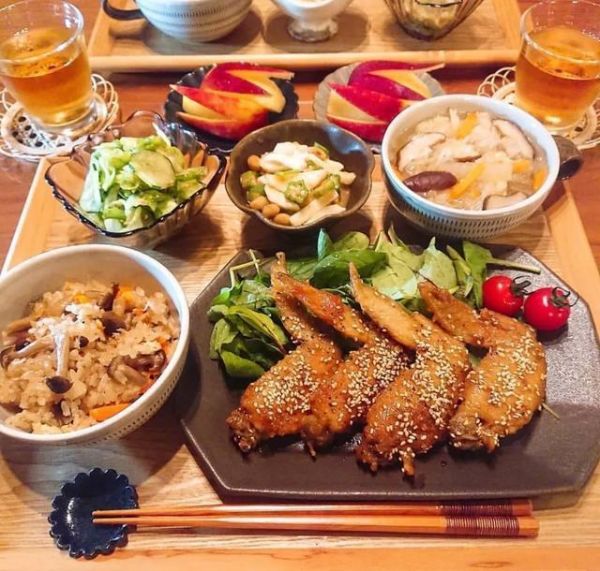 在世界美食圈，日本料理是公认的清淡健康。