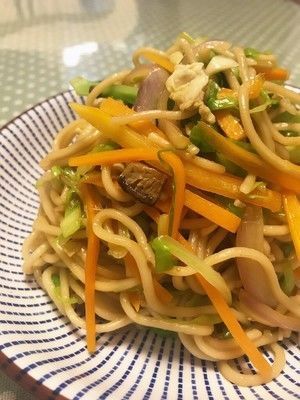營養(yǎng)又健康的鮮蔬炒面的做法步驟 第10步