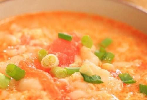 鲜香酸爽的西红柿疙瘩汤！6步就能完成，营养快手的早餐佳品