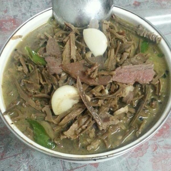 臘肉燉筍子的做法
