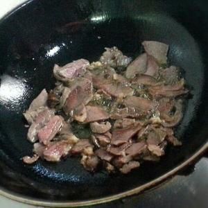 臘肉燉筍子的做法 步驟2