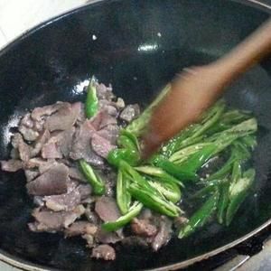 臘肉燉筍子的做法 步驟3