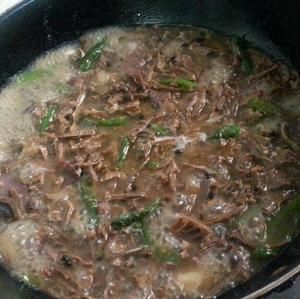 臘肉燉筍子的做法 步驟5