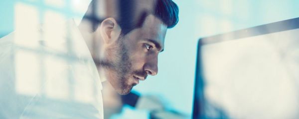 吃多种保健品导致胃溃疡 过度吃保健品危害有哪些 过度吃保健品有哪些危害