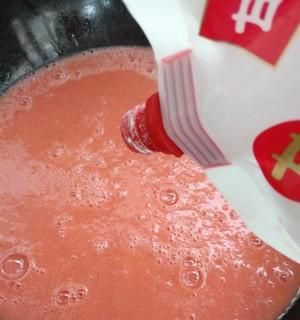 手工制作香甜番茄醬（自制美味番茄醬，讓你擁有健康美味，體驗(yàn)美食樂(lè)趣）