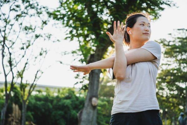 玫瑰花茶｜營養(yǎng)師拆解3大功效、禁忌、沖法＋推薦搭配食譜：顏色愈深的玫瑰