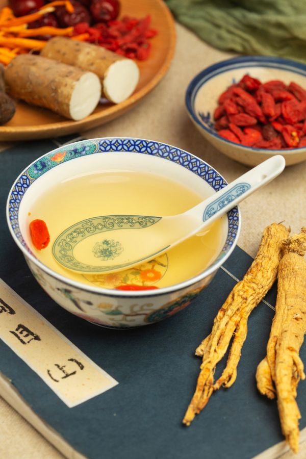 人参黄精八宝茶功效与作用：享受健康与美容的双重好处