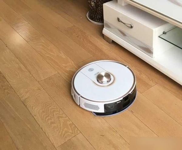 掃地機(jī)器人原地打轉(zhuǎn)是什么原因引起的？-有駕