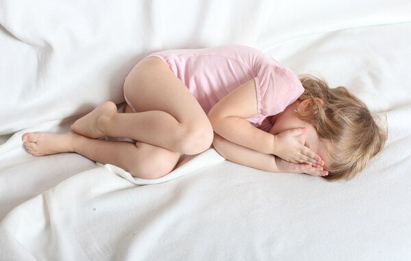 儿童夹腿综合症怎么引导的