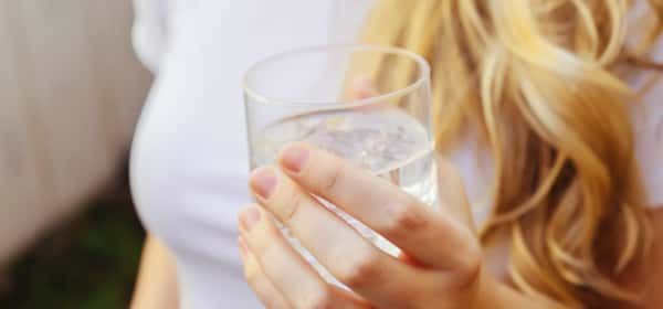 饮用水对健康的 7 种科学益处
