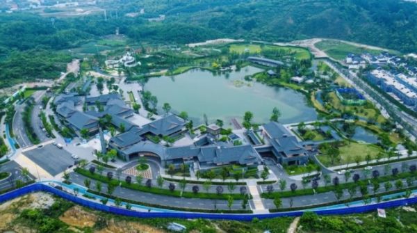 一龄集团探索领全景式生态康养新范本，构建活力健康长寿蓝图
