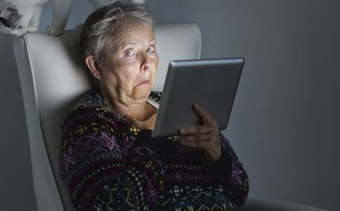 老人是否适合穿保暖内衣 老人穿保暖内衣好吗 哪些老人不能穿保暖内衣