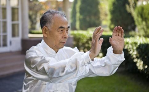 老人便秘如何治療 老人便秘怎么治療 老人便秘的治療方法