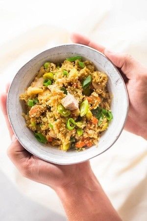 【健康午餐/晚餐食譜 | 雞胸肉花椰菜無米炒飯】的做法步驟 第4步
