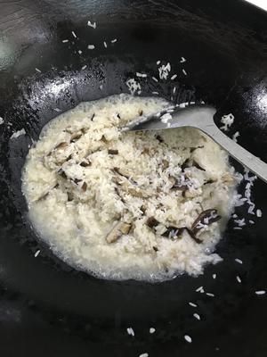 飯包荷葉比花香（簡(jiǎn)單清淡荷葉飯）的做法 步驟2