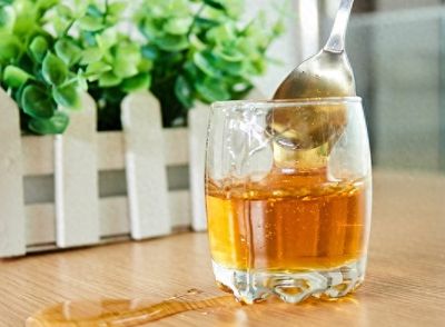 蜂蜜含有的低聚糖可直達(dá)腸道，成為雙歧桿菌等有益菌的“專屬食物”