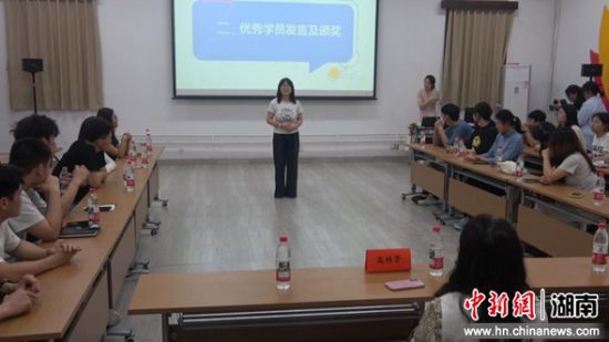 長(zhǎng)沙民政職院第二期“我享瘦”減肥訓(xùn)練營(yíng)圓滿結(jié)營(yíng)。 長(zhǎng)沙民政職院供圖