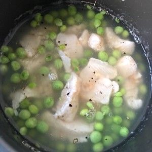 豌豆巴沙魚(yú)雜糧粥(健康版)的做法步驟 第5步