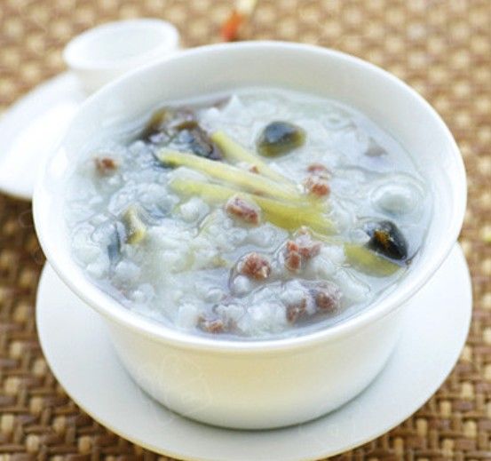 健康早餐食譜2、皮蛋瘦肉粥