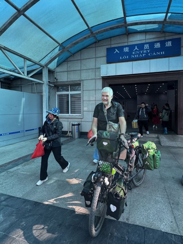 新春走基层丨乐享健康“跨境游”