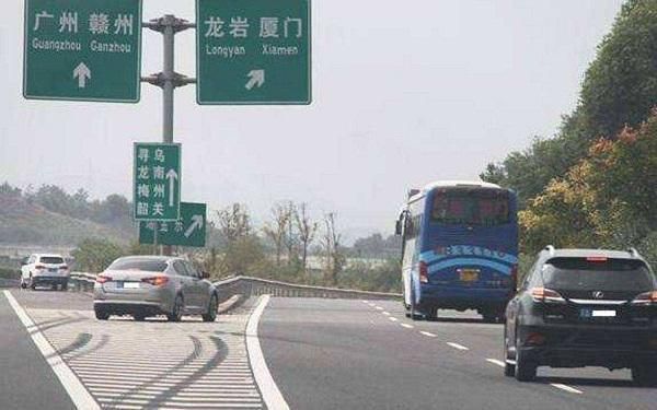 国内将迎来首条不限速高速！不仅全程没有限速标志，收费站也没有