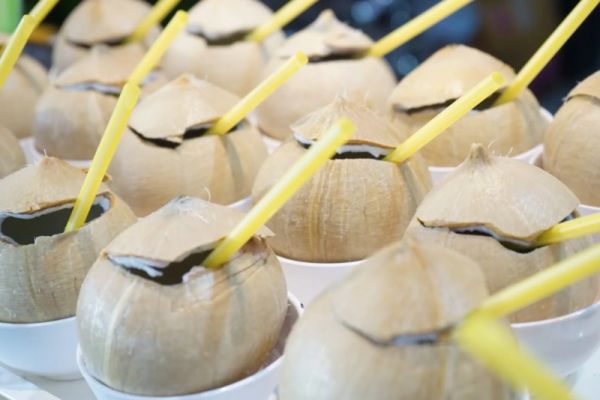 椰子水(??????????)（圖片來源：網(wǎng)絡(luò)）