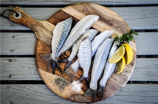 魚油=魚肝油？當(dāng)心，吃不對有可能致肝臟受損！