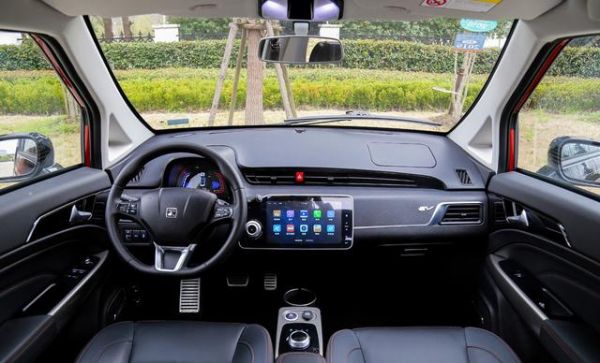 這款電動車造型獨特、設(shè)計精致，同時也被稱為“都市小精靈”