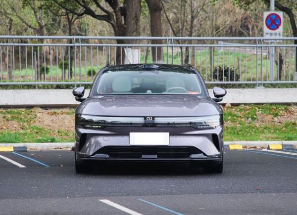 純電版保時捷上市！續(xù)航800km，12小時訂單破萬-有駕