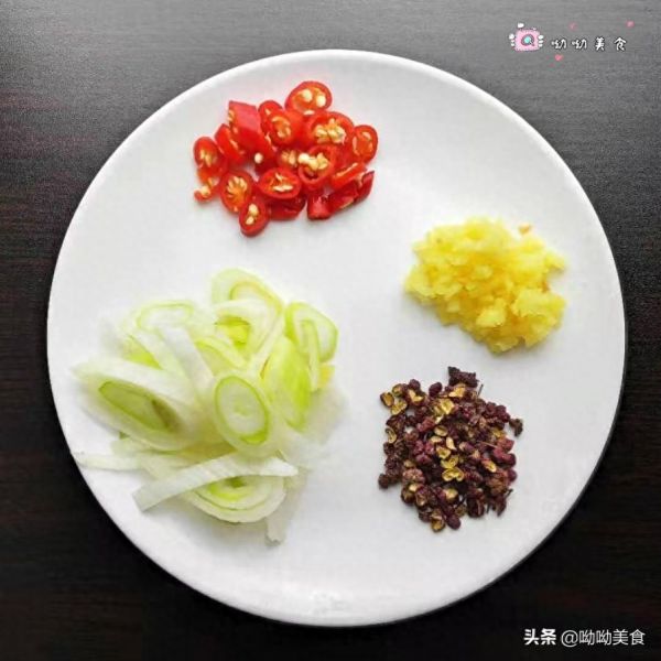 黃花菜和它一起炒，真是絕配，吃不膩的家常小炒，老少皆宜