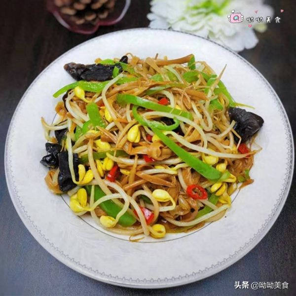 黃花菜和它一起炒，真是絕配，吃不膩的家常小炒，老少皆宜