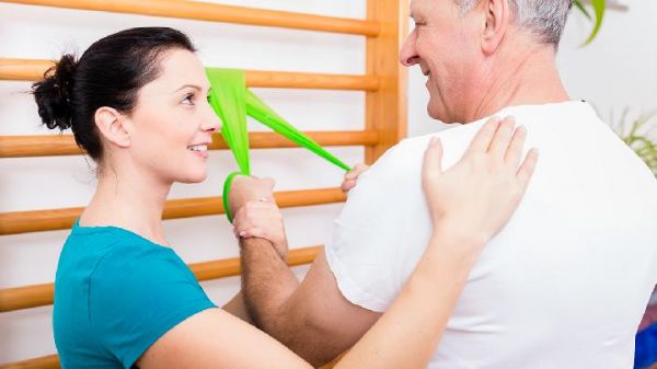 腹部减肥按摩什么穴位好 坚持效果才最好