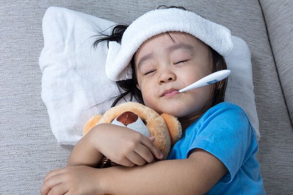 發(fā)熱針灸穴位按摩減肥