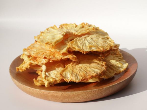 銘皇農(nóng)場的鳳梨果乾成分天然適合當(dāng)作健康零食