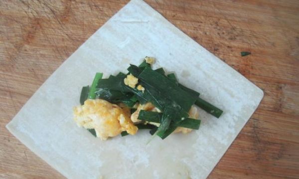 春節(jié)美食之新年學(xué)做春卷皮（用“春節(jié)食材”制作美味的年夜飯）